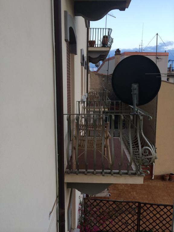 Theokles Apartment Taormina Bagian luar foto